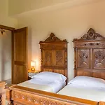 Villa Le Chiarne 22, Emma Asciano