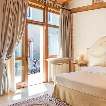 Le Chiarne 22, Emma Villa Asciano